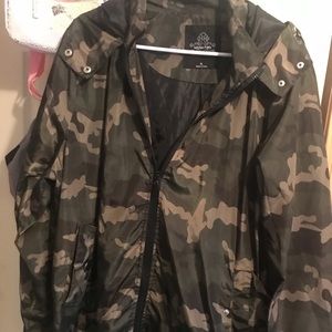 Army print wind breaker